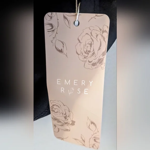 Clasi Contrast Lace Lantern Sleeve Tee - Picture 3 of 5